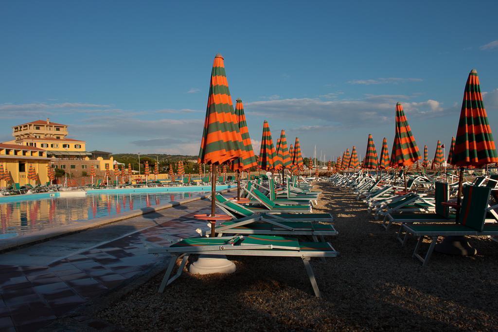 Mercure Civitavecchia Sunbay Park Hotel Esterno foto