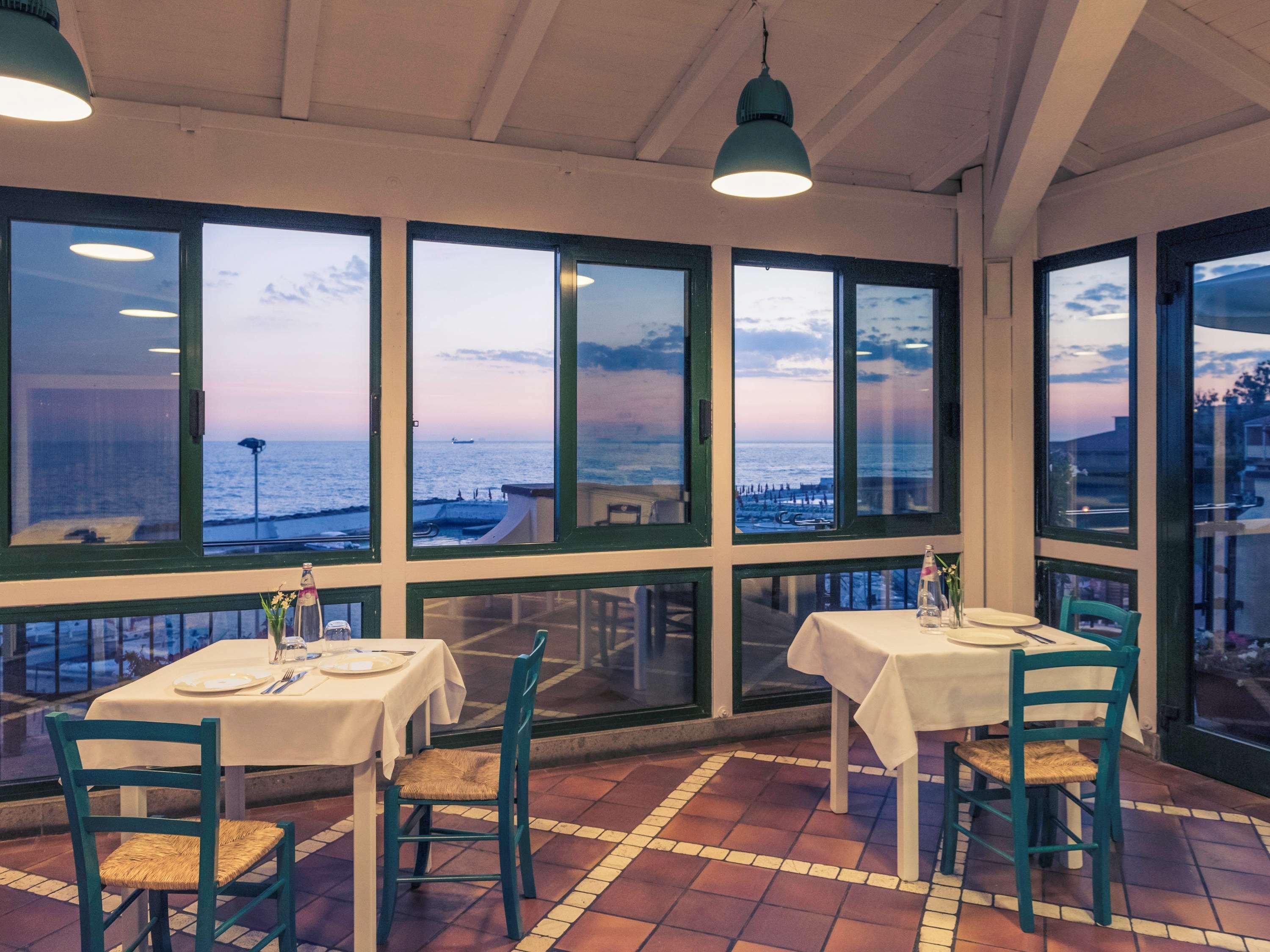 Mercure Civitavecchia Sunbay Park Hotel Esterno foto