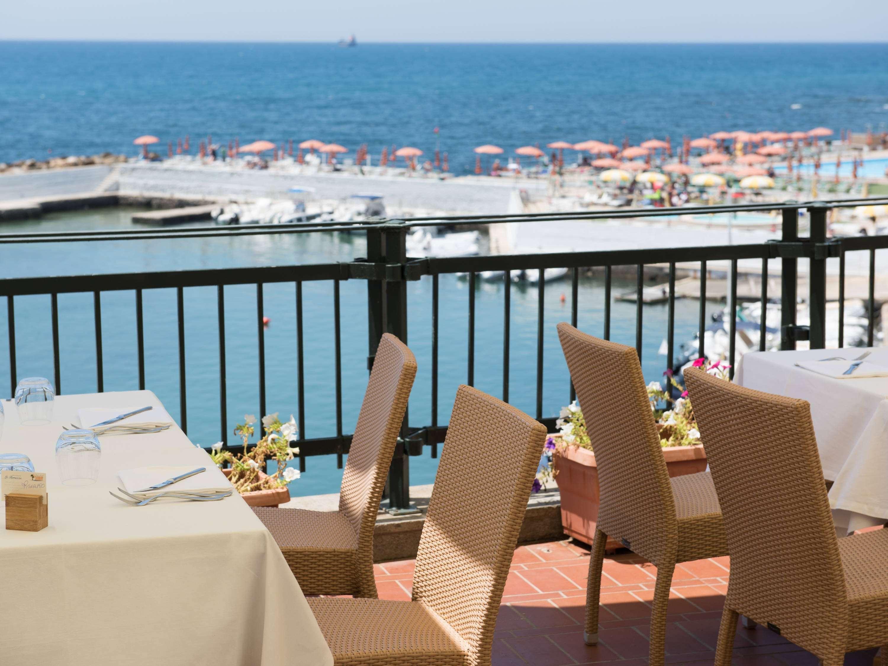 Mercure Civitavecchia Sunbay Park Hotel Esterno foto
