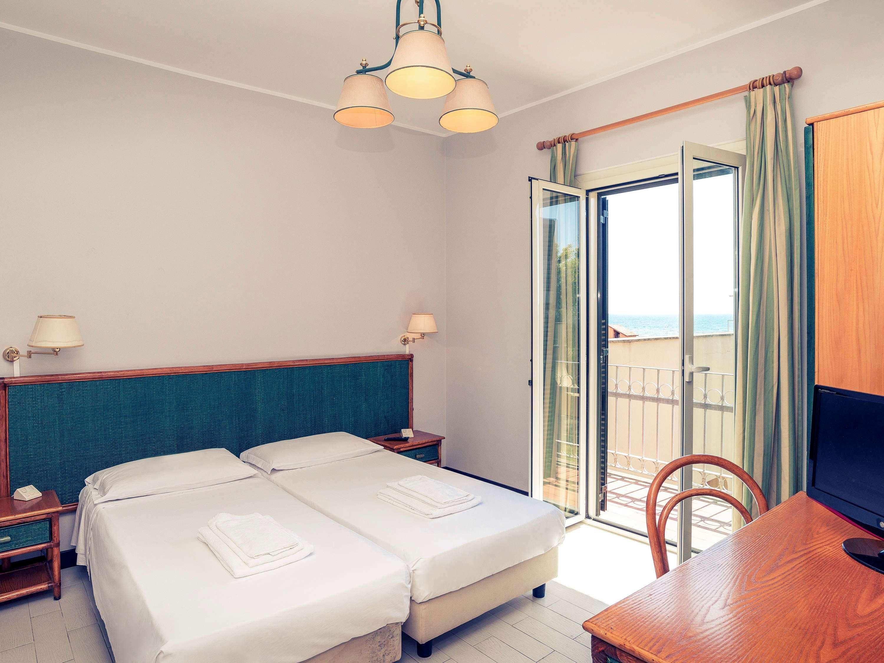 Mercure Civitavecchia Sunbay Park Hotel Esterno foto