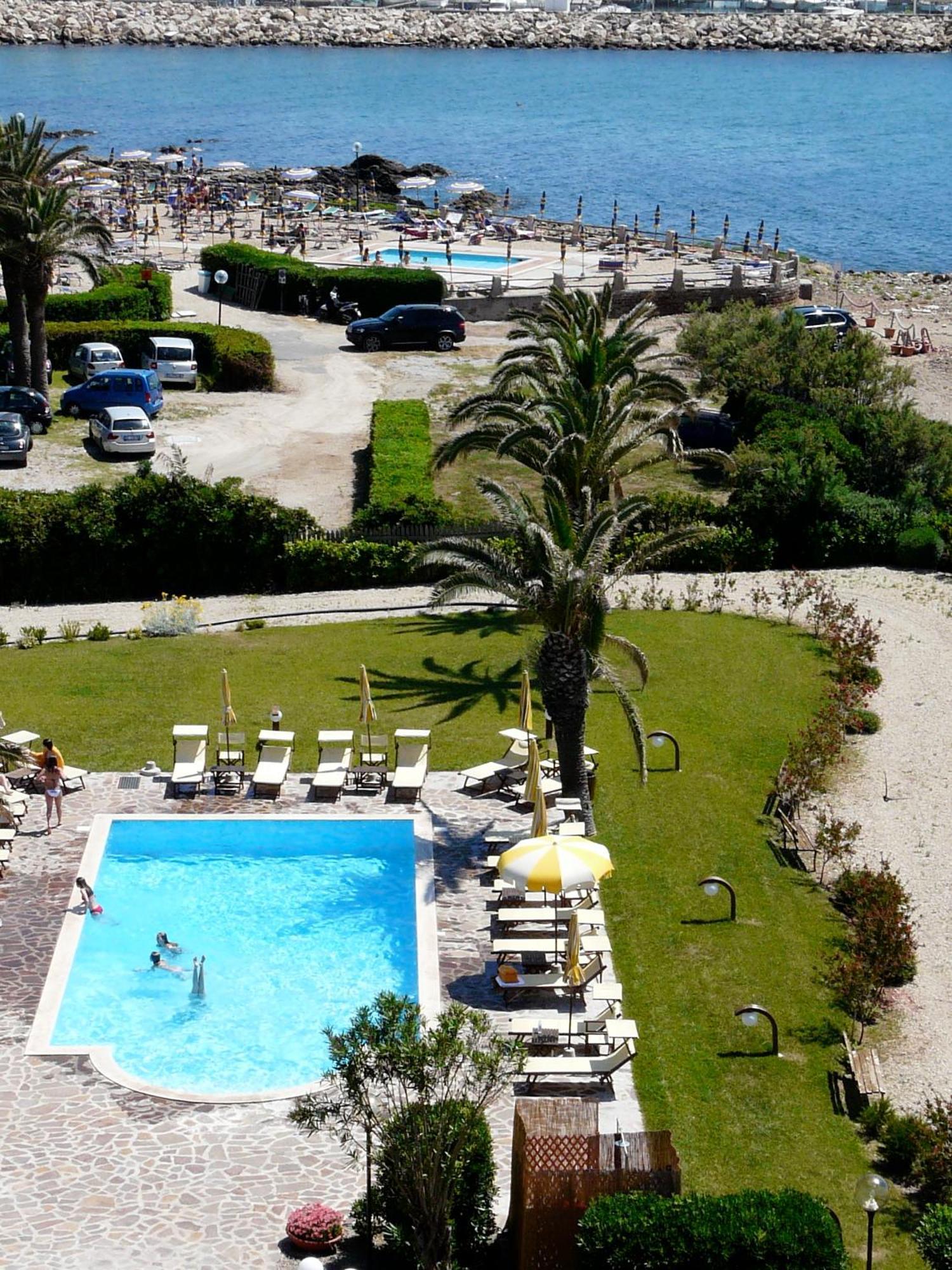 Mercure Civitavecchia Sunbay Park Hotel Esterno foto