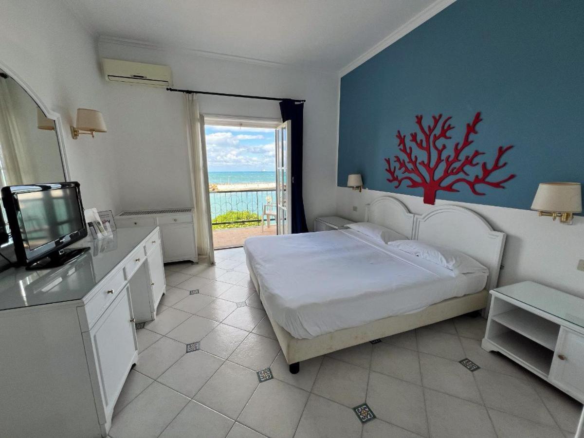 Mercure Civitavecchia Sunbay Park Hotel Esterno foto