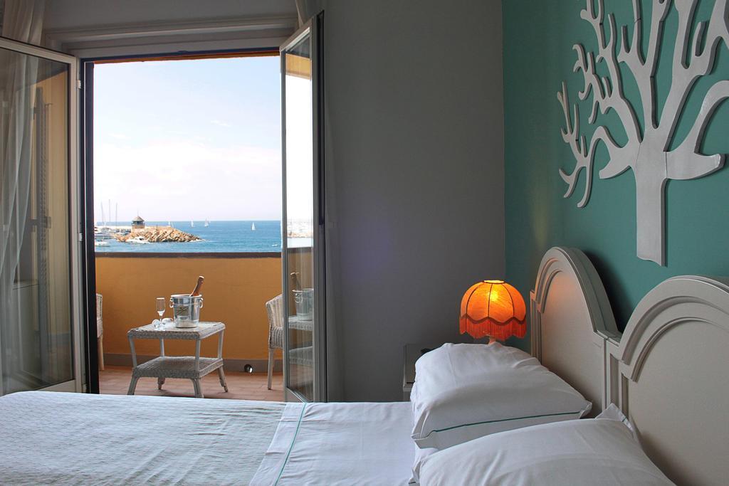 Mercure Civitavecchia Sunbay Park Hotel Esterno foto