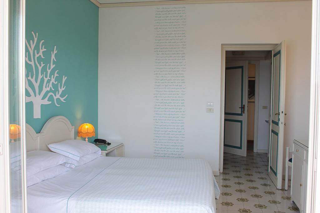 Mercure Civitavecchia Sunbay Park Hotel Esterno foto